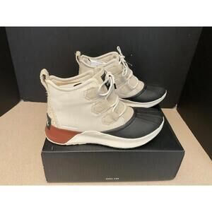 New! Womens Sorel Out N About III Classic Waterproof Ankle Boots. Size 8. Nice!!